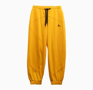 Դեղին ջոգերներ կարերի մանրամասնությամբ