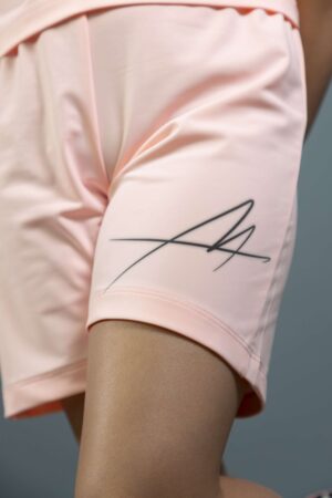 Թեթև վարդագույն շորտեր աղջիկների համար